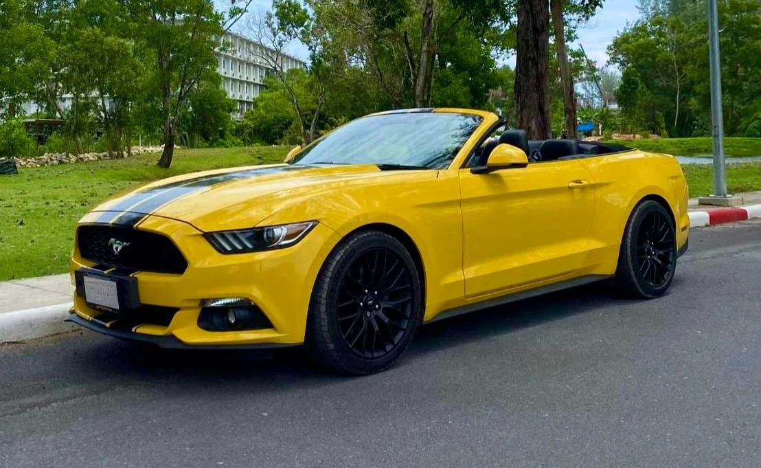 Жёлтый кабриолет Ford Mustang от VIP Rental Phuket