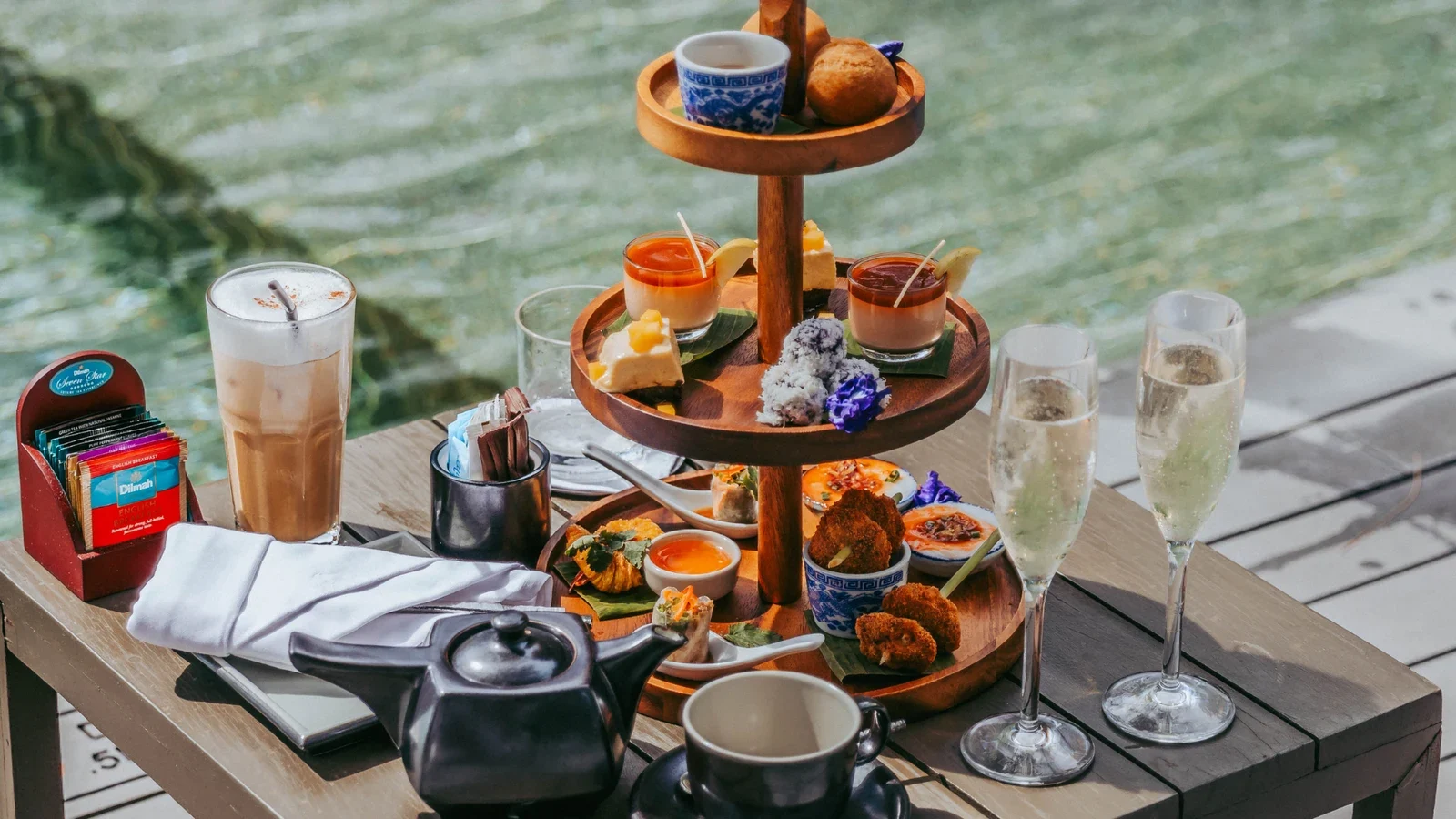 Чайный сет с закусками и десертами на двоих в SALA Phuket