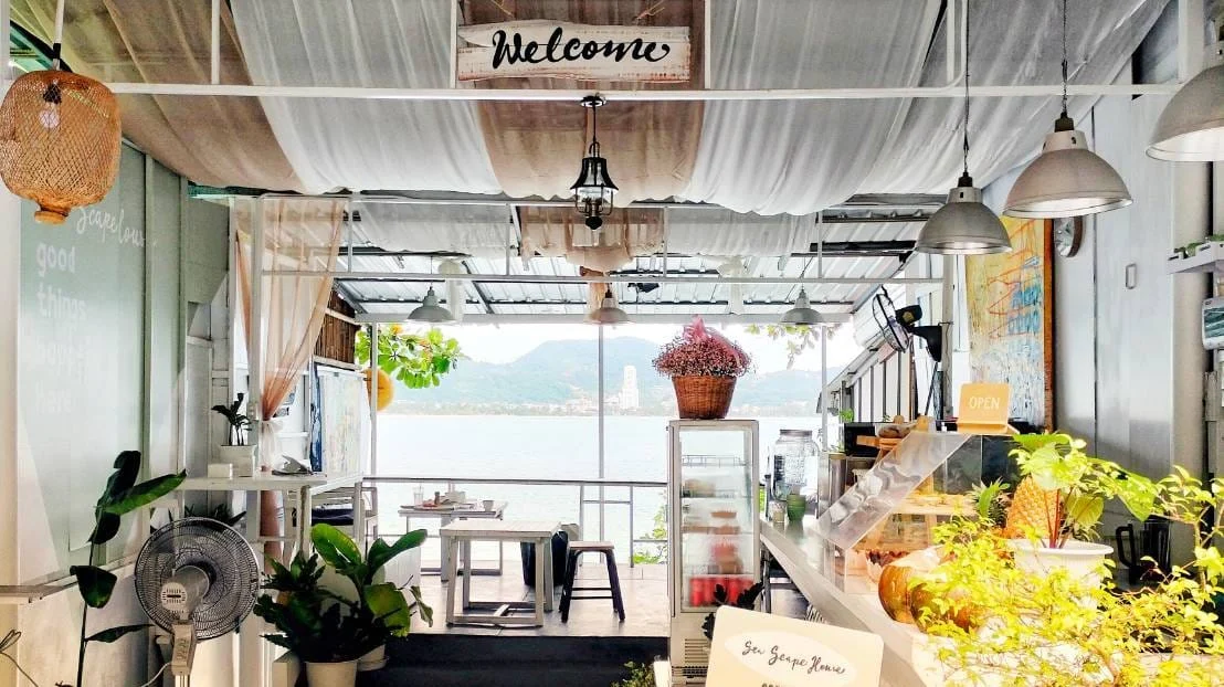 Sea Scape House Cafe' & Art